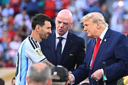 Messi recibe de Trump la medalla al segundo puesto