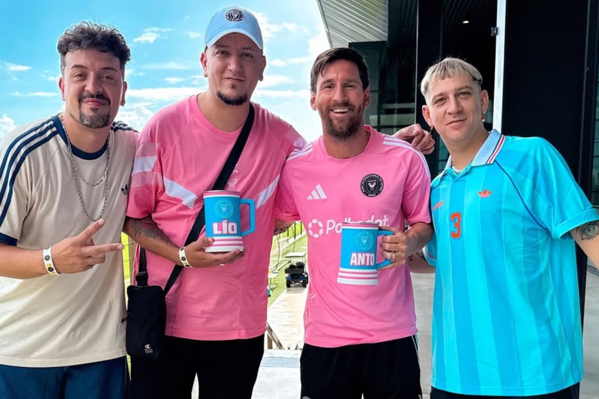 Messi recibió la visita de los chicos del streaming "Un poco de ruido" (Foto: Instagram/@unpocoderuidook)