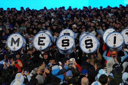 Messi regala doblete a su afición ante Venezuela en su última función por eliminatorias
