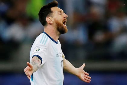Messi se enojó con la actuación de la terna arbitral en Belo Horizonte