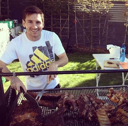 Messi se vistió de asador para celebrar el clásico