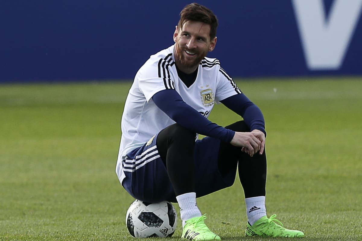 Messi, sonriente durante una de las prácticas en Bronnitsy