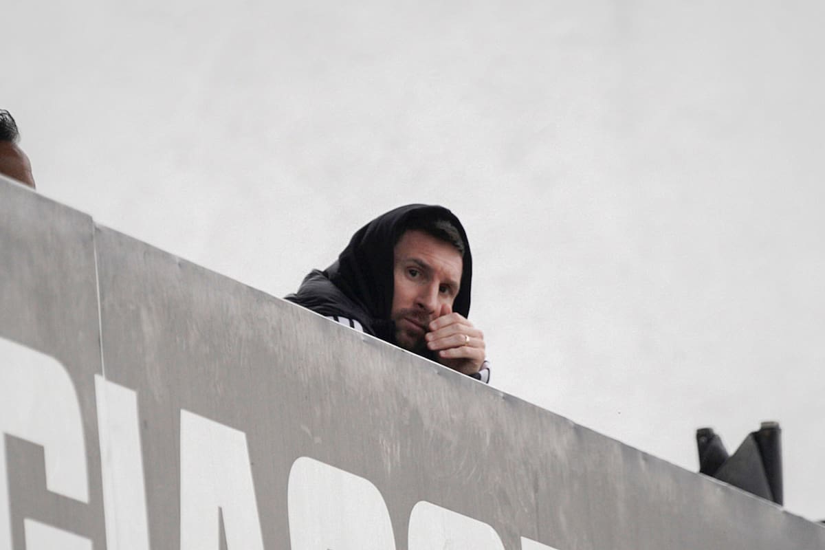 Messi viendo a Leones FC de Rosario, el club de su familia