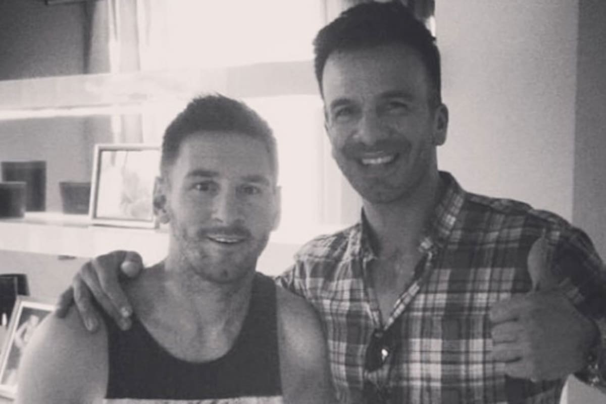 Messi y Ariel Bermúdez, su peluquero