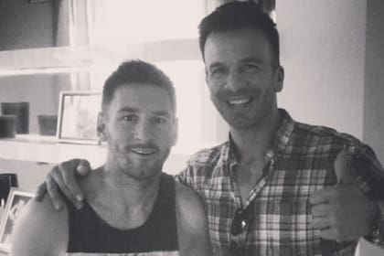 Messi y Ariel Bermúdez, su peluquero