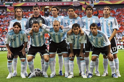 Messi y Ayala, juntos en Alemania 2006, junto con Milito, Abbondanzieri, Burdisso, Riquelme, Cufré, Maxi Rodríguez, Cambiasso, Tevez y Mascherano