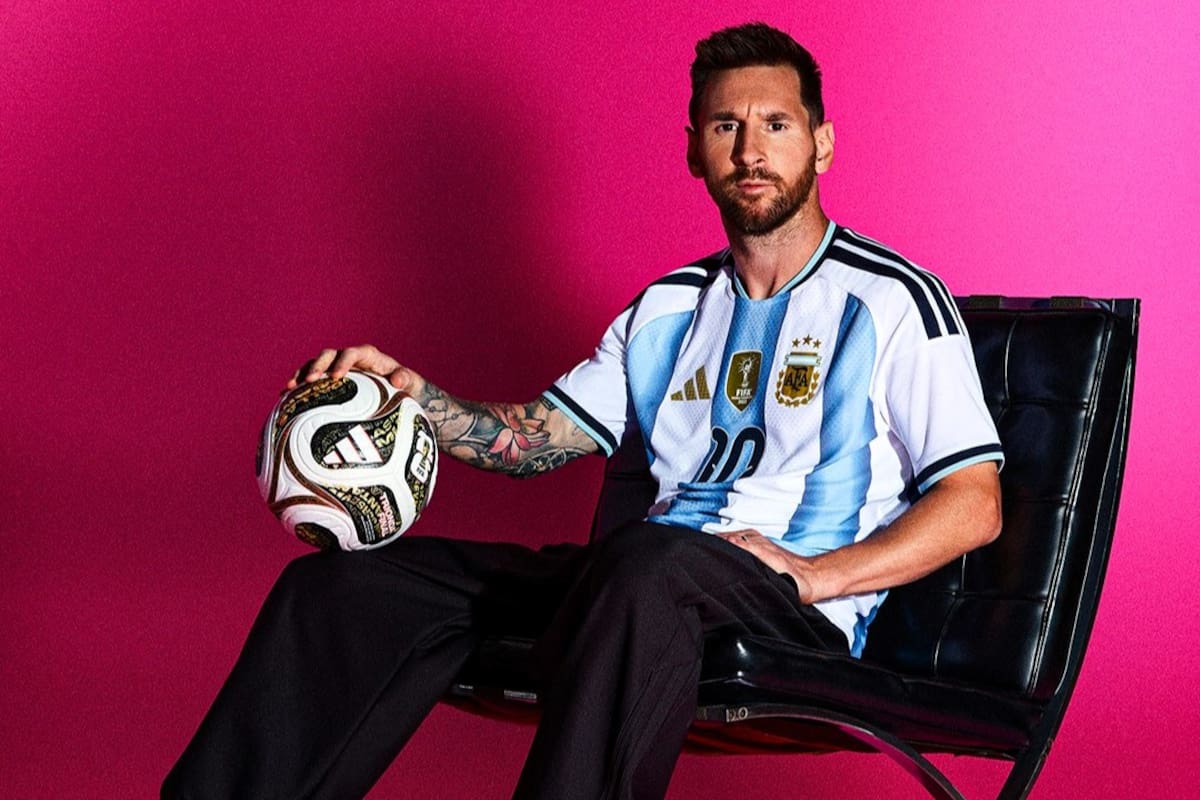 Messi y la pelota para las instancias finales