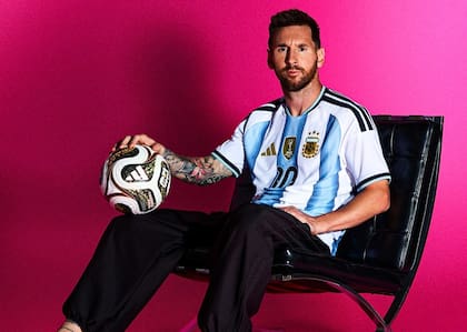 Messi y la pelota para las instancias finales