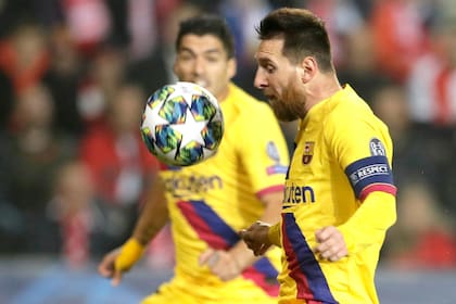 Messi y la pelota: quince años de romance ininterrumpidos en la Champions.