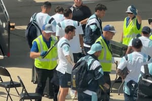 Ni Messi se salvó del detector de metales en el aeropuerto: ¿qué le sacaron a Cuti Romero?