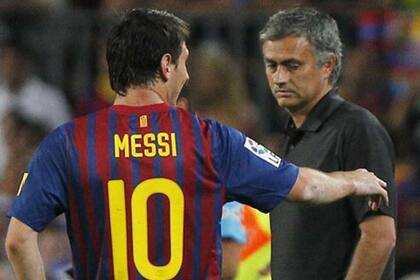 Messi y Mourinho, en uno de sus cruces clásicos en España