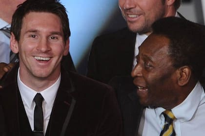 Messi y Pelé; la Pulga está cerca del récord del brasileño como máximo goleador en un mismo equipo