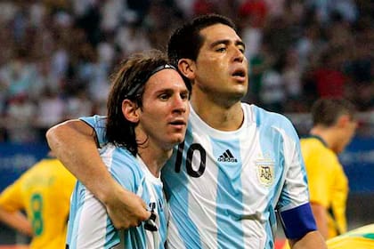 Messi y Riquelme, compadres en la selección
