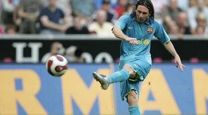 la FIFA estima que alrededor del 23% de los jugadores registrados en su base de datos oficial es más hábil con la pierna izquierda. Foto: Messi, y su zurda marca registrada