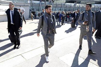 Messi y Suárez, camino a Lyon para el partido de Champions