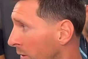La simpática reacción de Messi cuando se dio cuenta de la cantidad de periodistas que esperana para entrevistarlo