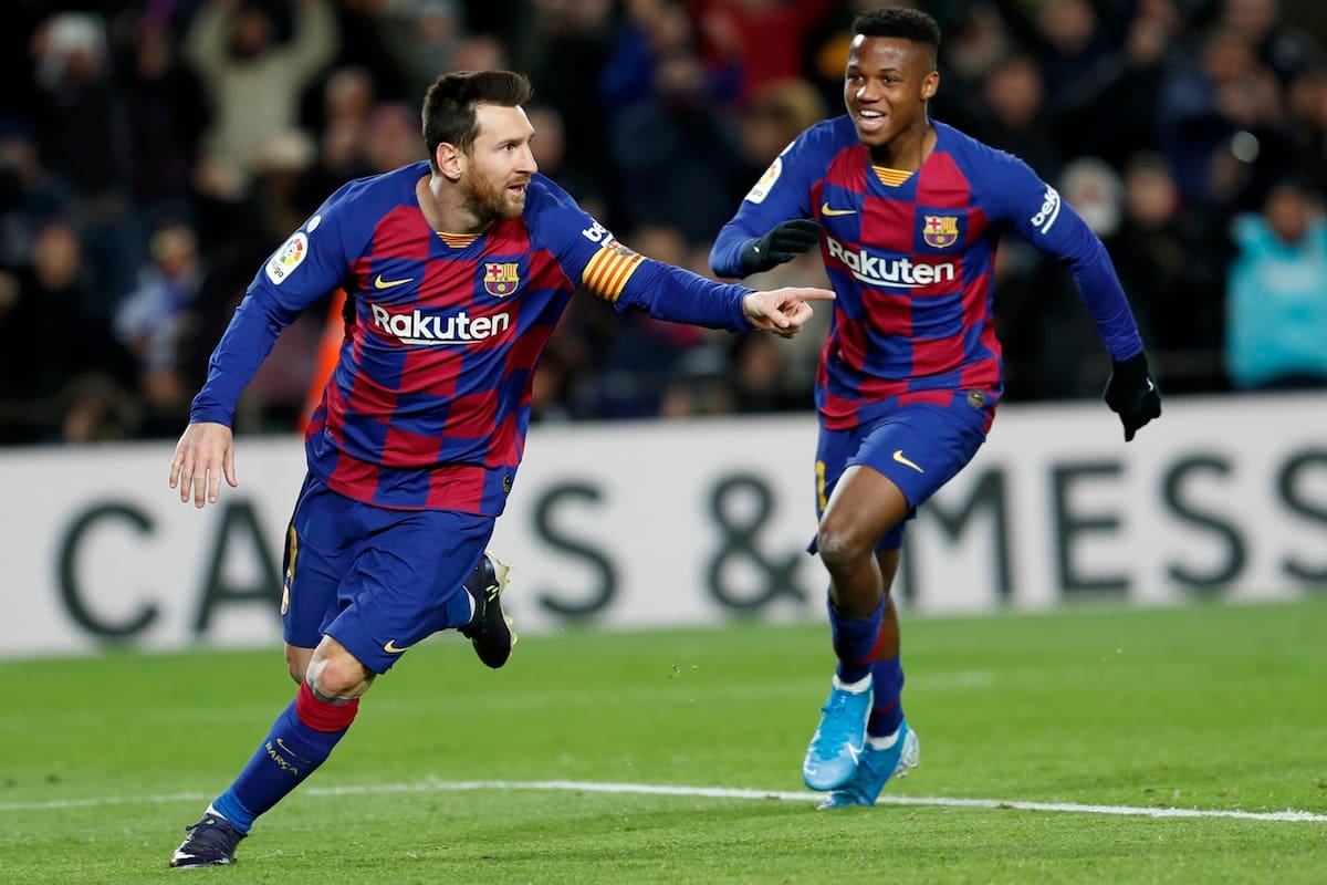 Messi ya envió su derechazo a la red y empieza el festejo