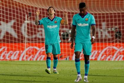 Messi ya marcó el cuarto gol y cumple con el ritual de la dedicatoria a su abuela Celia