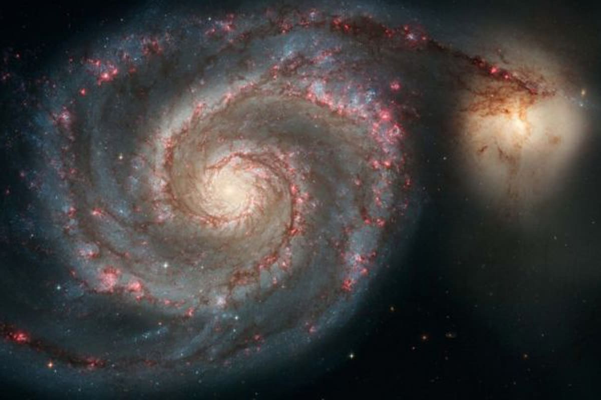 Messier 51 también se llama Whirlpool Galaxy (Galaxia Torbellino, en español) debido a su distintiva forma en espiral.