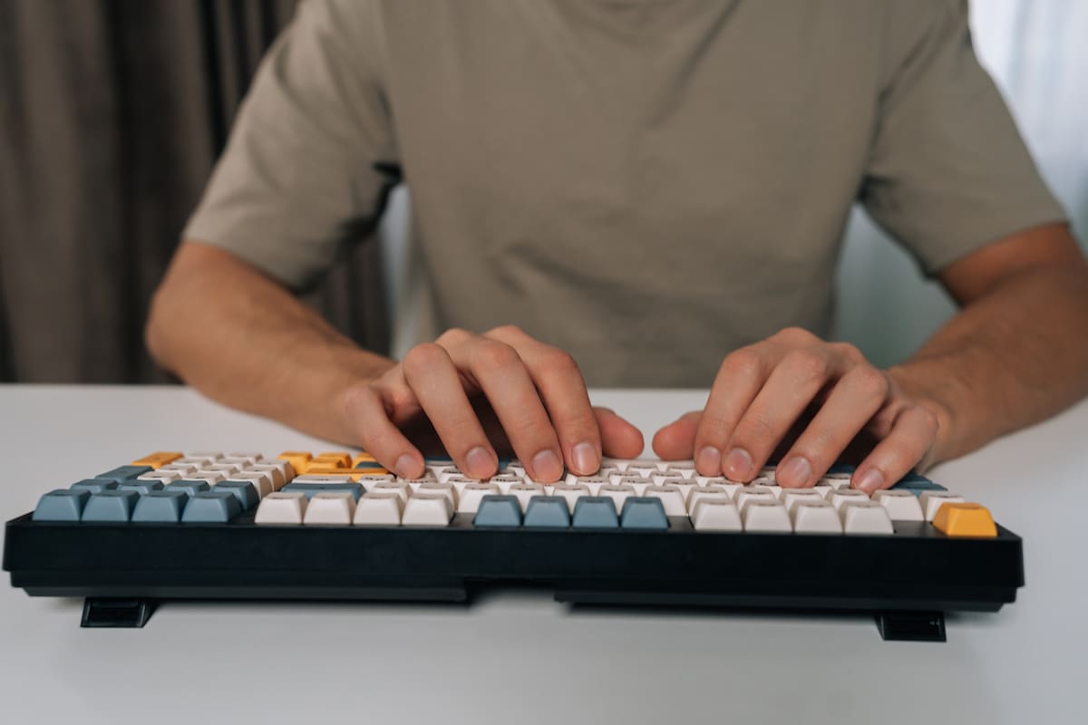 Meta presentó su nuevo agente de codificación Muse Code junto al nuevo modelo actualizado Muse Spark 1.2, que ofrece capacidades para encargarse de tareas complejas de ingeniería de 'software', coordinación de múltiples subagentes para cada tarea y resolución de problemas de forma "más rápida, precisa y con menor intervención"