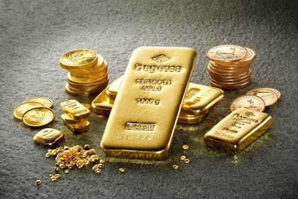 METALES PRECIOSOS-El oro sigue cerca de 4.600 dólares la onza, mientras se recogen beneficios