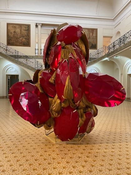"Meteorito Supra Universal" fue realizada por Cohen para la edición de Bienalsur de 2021. Se exhibió en el Palacio Ferreyra, en Córdoba, y el año pasado en Torre Macro