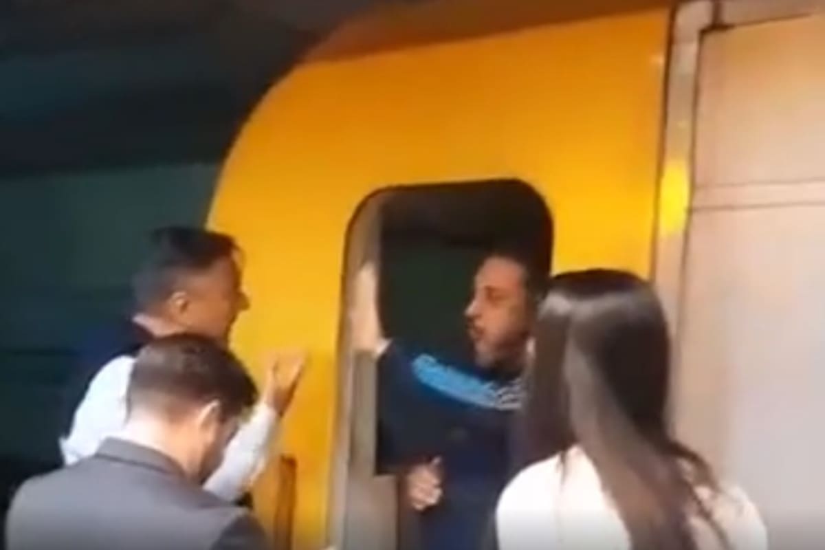 Metrodelegados no dejan salir a las formaciones de subte.