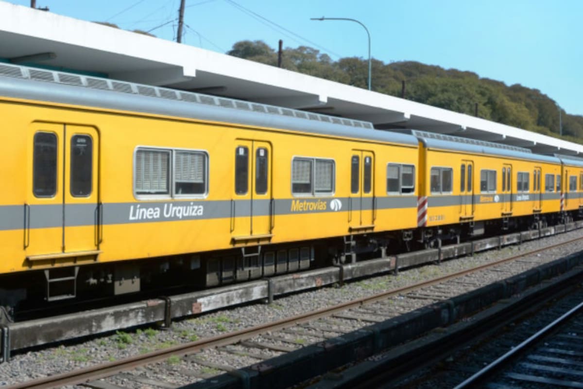 Metrovias opera el servicio de transporte del ferrocarril Urquiza desde fines de 1993.