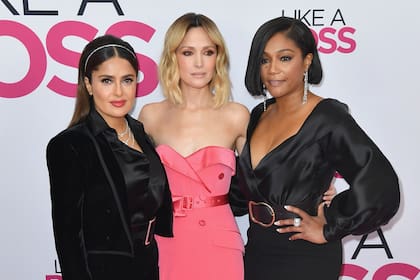 Salma Hayek, Rose Byrne y Tiffany Haddish posaron ante los flashes, en la premier mundial de Like A Boss