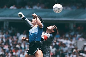 Se subasta la pelota con la que Diego Maradona le hizo el gol con la mano a Inglaterra