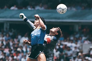 Se subasta la pelota con la que Diego Maradona le hizo el gol con la mano a Inglaterra