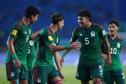 México vapuleó por 4 a 0 a Nueva Zelanda y se clasificó a los octavos de final del Mundial Sub 17, en el segundo lugar del grupo F