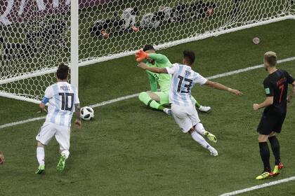 Meza fue el mediocampista que más pisó el área para llegar a definir; Messi tuvo una escasa participación en el ataque argentino