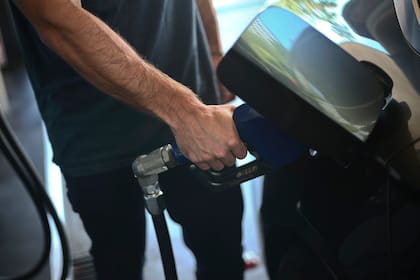 Mezclar diferentes tipos de nafta de manera ocasional no perjudica inmediatamente el ciclo de combustión