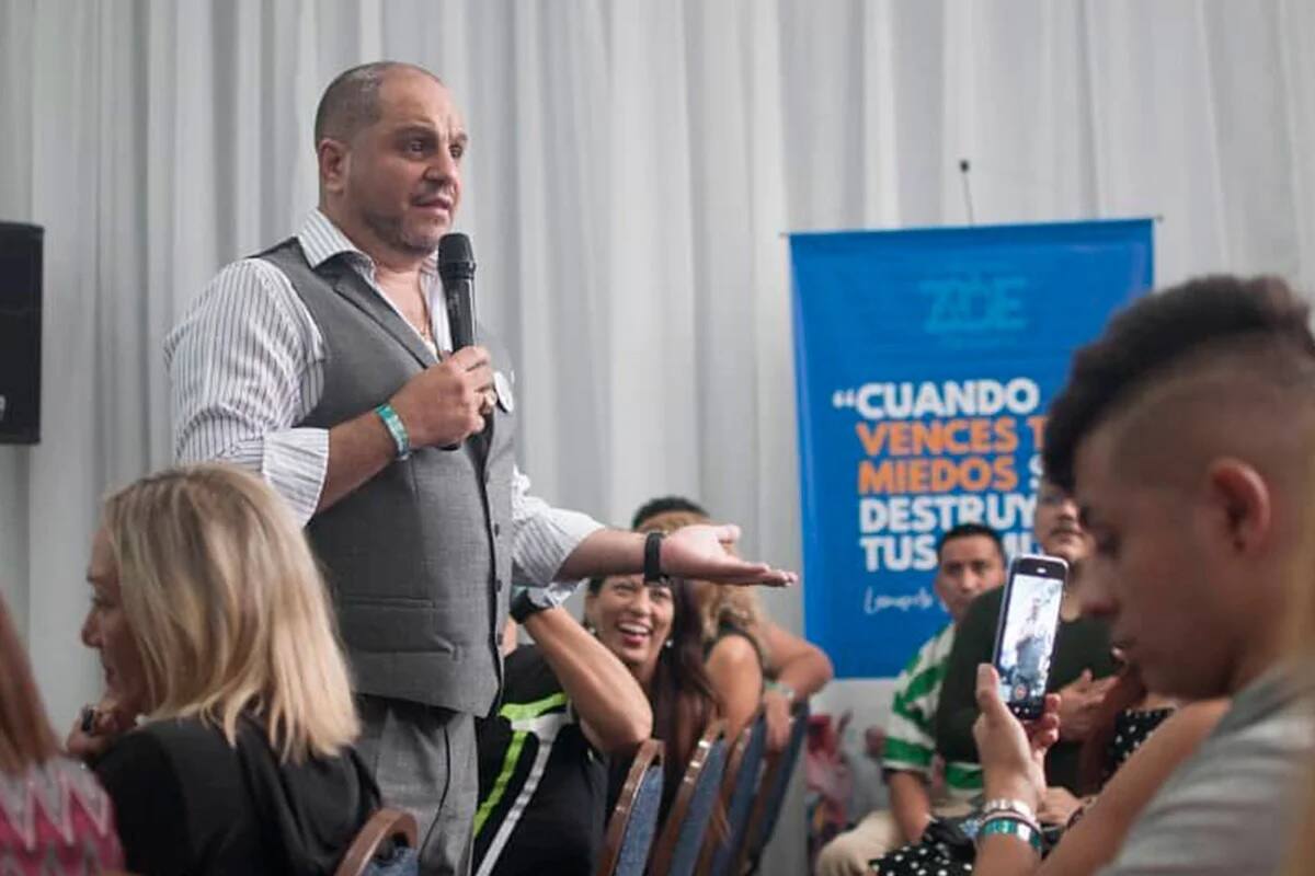 “Mi abuela iba todos los días a la sede de Villa Crespo y hacía cursos de trading y coaching porque la idea original era que vos pagabas para estudiar y recibías un rendimiento mensual del 7,5%. Según ella, todo funciona bien, no desconfía", contó