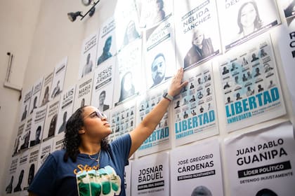 "Mi abuela la está esperando. Todos los días dice: 'Hoy es el día que llega mi hija'", cuenta Hernández