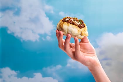 Mi Gusto y Locos x El Asado lanzan La Sagrada, la empanada de edición limitada inspirada en la pasión mundialista