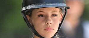 Hija de un ex presidente y una modelo top, volvió a participar en una competición de salto hípico