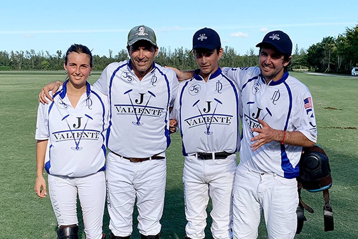 Mia, Adolfo y "Poroto" Cambiaso, junto a Diego Cavanagh; con ellos, Valiente (25) superó un rival de 26 goles en Palm Beach.