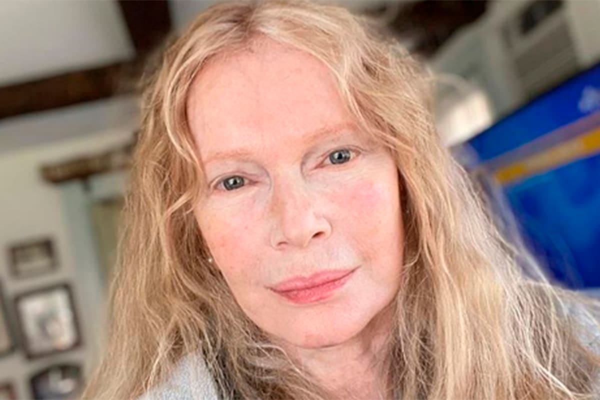 Mia Farrow pide a sus amigos y allegados que alcen una oración por la salud de su hija