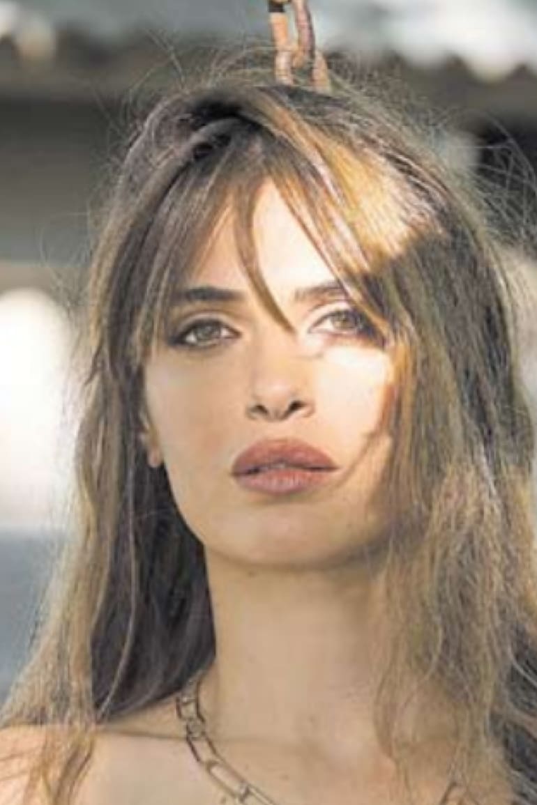 Mía Flores Pirán