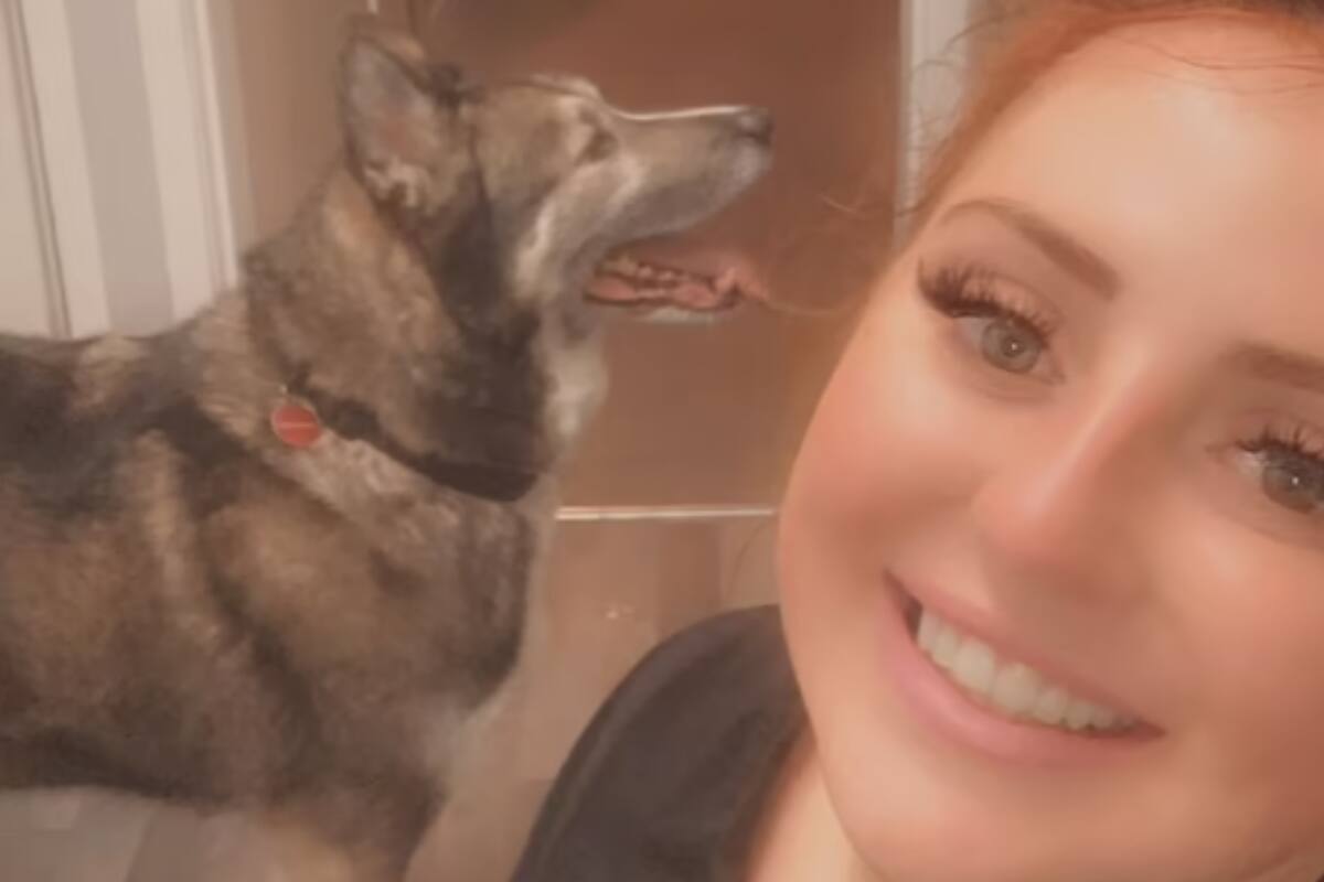 Mia Flynn tiene 28 años y vive en Rhyl, una localidad del condado de Denbighshire en Gales