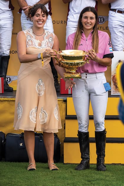 Mia fue distinguida como la jugadora más valiosa del torneo. Y su yegua DS Altamira recibió el premio al Mejor Caballo.