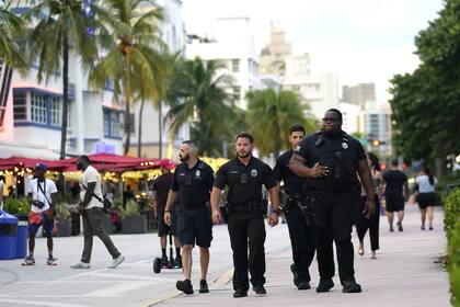 Miami Beach implementará restricciones en estacionamientos, tránsito y acceso a zonas turísticas para evitar desbordes