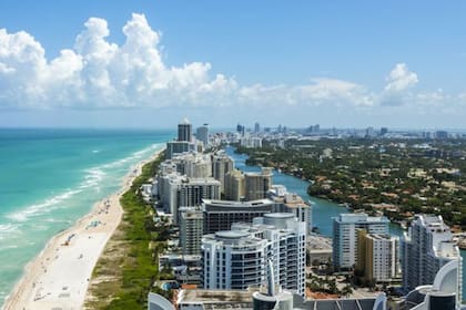 Comprar un departamento en Miami tiene un proceso con requisitos tanto para los compradores como para los vendedores y los agentes intermediarios