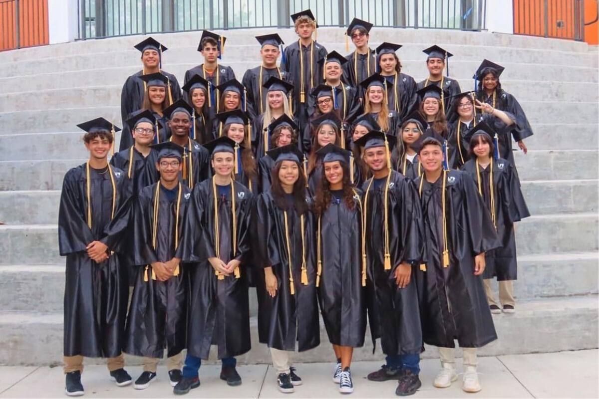 Miami Dade College ofrece un programa de estudio al que los extranjeros pueden optar, incluso si no hablan inglés a la perfección