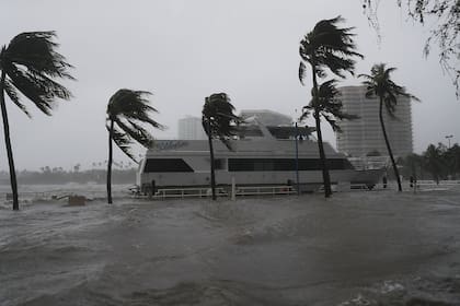 Miami durante la tormenta causada por el huracán en Miami, Florida