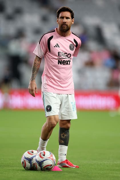 MIAMI, FLORIDA - OCTOBER 14: Lionel Messi #10 of Inter Miami CF warms up prior to the MLS match between Inter Miami CF and New York City FC at Miami Freedom Park on October 14, 2026 in Miami, Florida. Megan Briggs/Getty Images/AFP (Photo by Megan Briggs / GETTY IMAGES NORTH AMERICA / Getty Images via AFP)