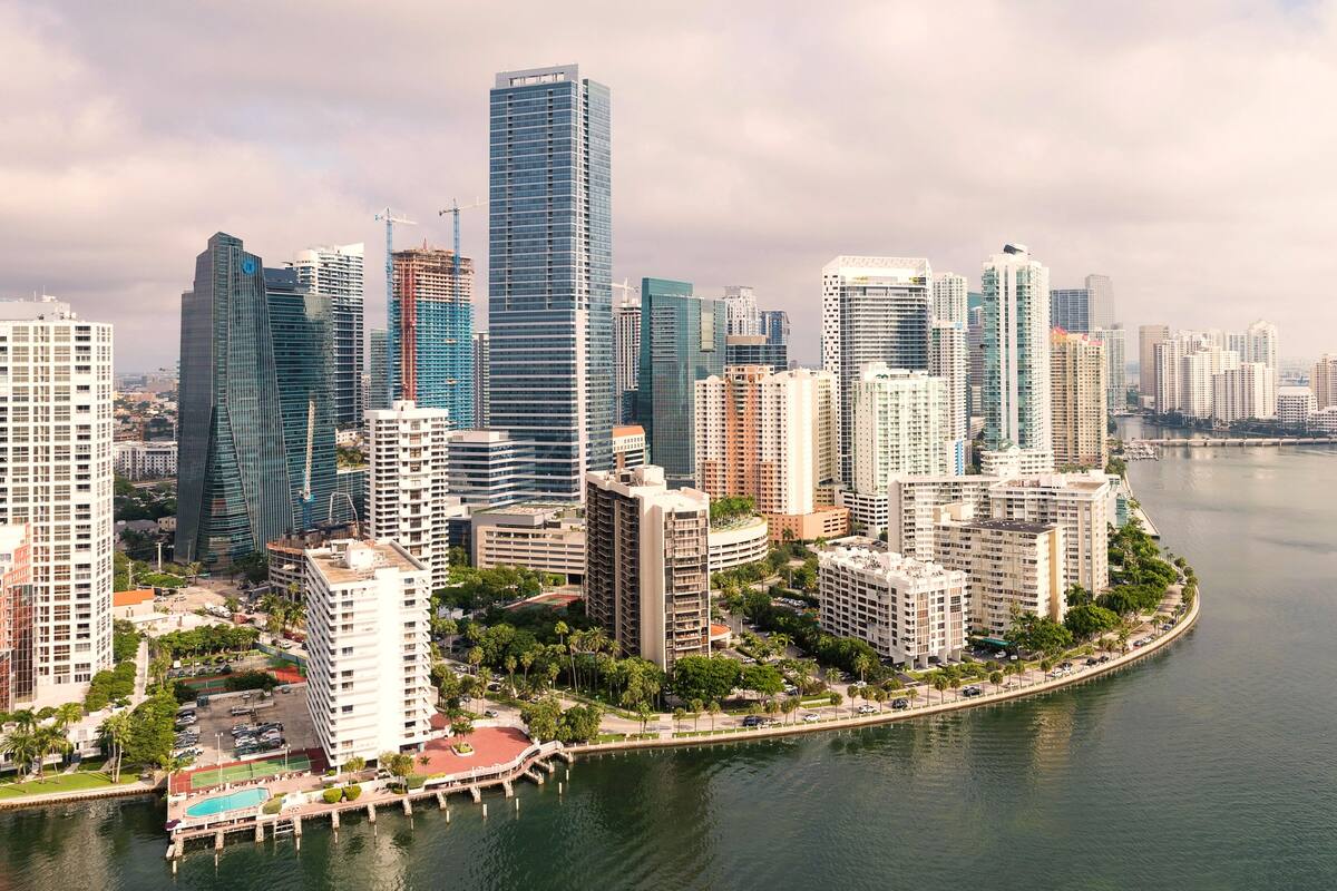 Miami se caracteriza por sus vistas con decenas de edificios con departamentos de lujo, habitados por multimillonarios