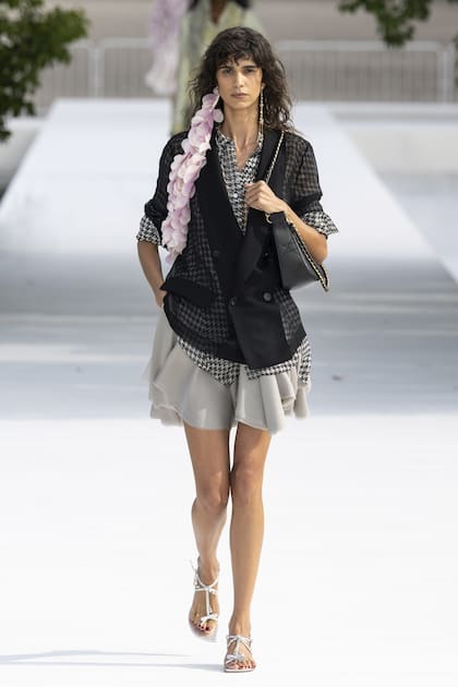 Mica Arganaraz lució las faldas de Dior